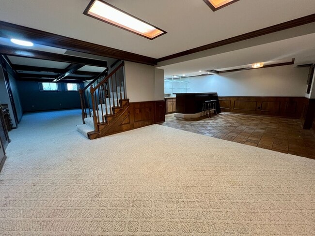 Building Photo - 1685 Lochcrest Dr