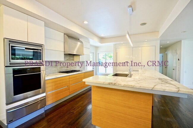 Building Photo - Stunning Seminary Gem, Modern Finishes & P...