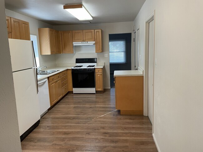 Building Photo - 3280 S Sherman St