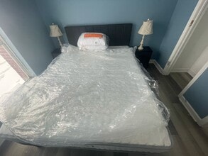 Building Photo - 8 Robinwood St