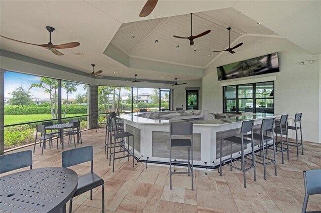 Building Photo - 4566 Silverwood Ln N