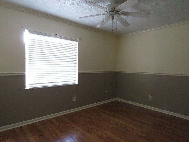 Building Photo - For Rent 4 Bd/ 3Ba Home