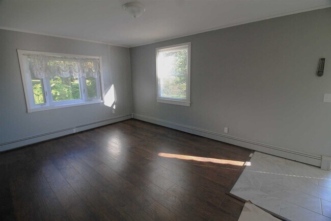 Building Photo - 13 Spackenkill Rd