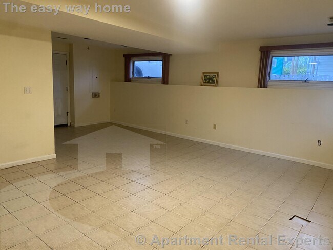 Building Photo - 309 Beacon St