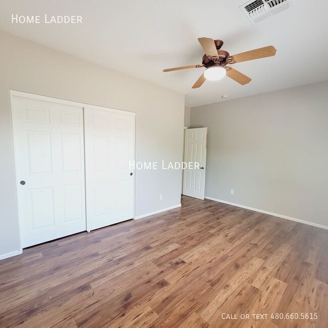 Building Photo - 6282 S Moccasin Trail