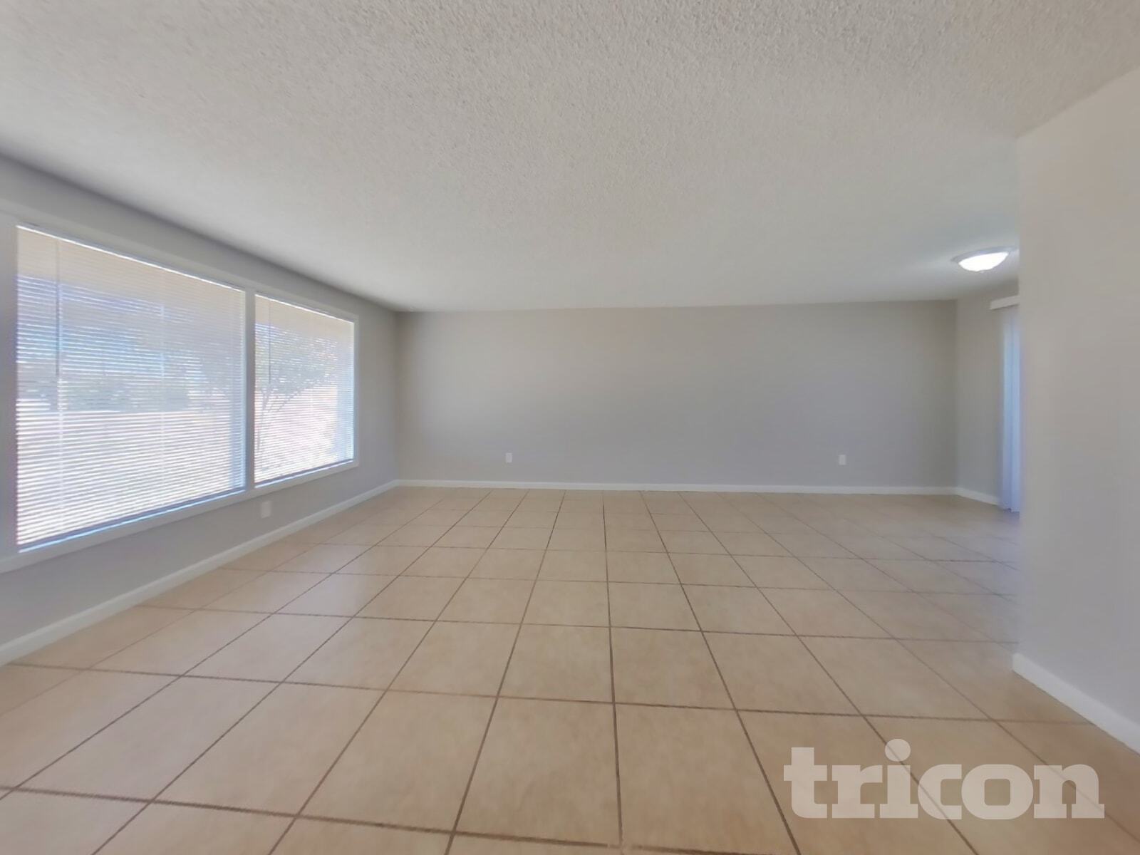 Building Photo - 3830 W Royal Palm Rd