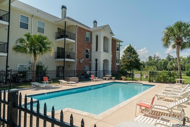 Building Photo - 12386 River Highlands Dr