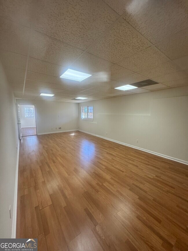 Building Photo - 735 Bearslide Hollow