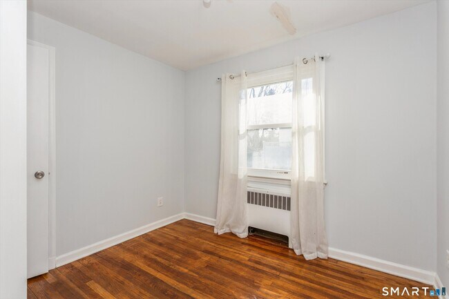 Building Photo - 8 Reynolds Pl