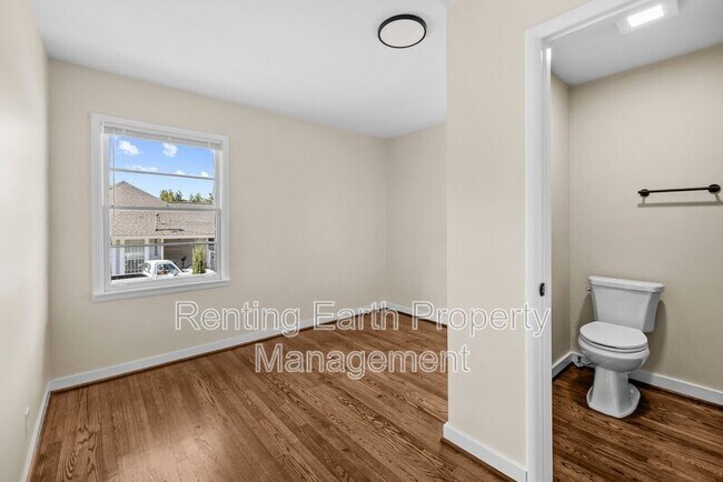 Building Photo - 2224 3rd St NW