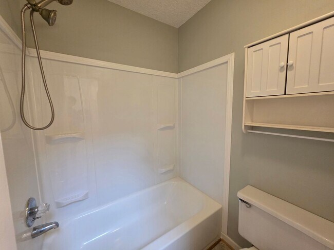 Building Photo - PEMBROKE CROSSING CONDOS