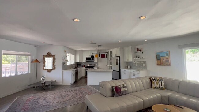 living room - 21523 Dumetz Rd