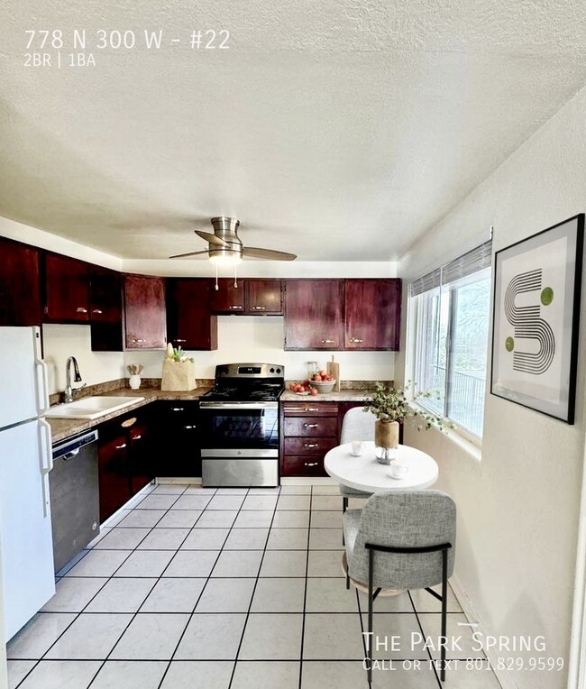 Primary Photo - Large Top Floor 2 BR Apt Across From Park