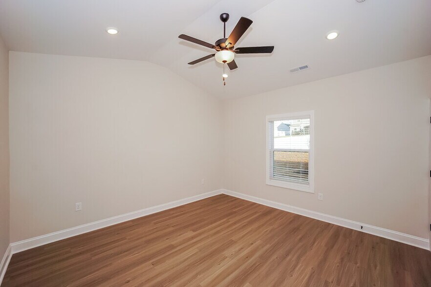 Building Photo - 146 Adams Tree Wy