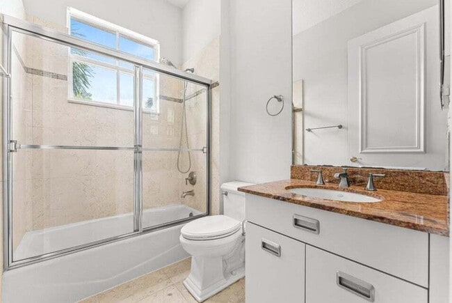 Building Photo - 210 NE 69th Cir