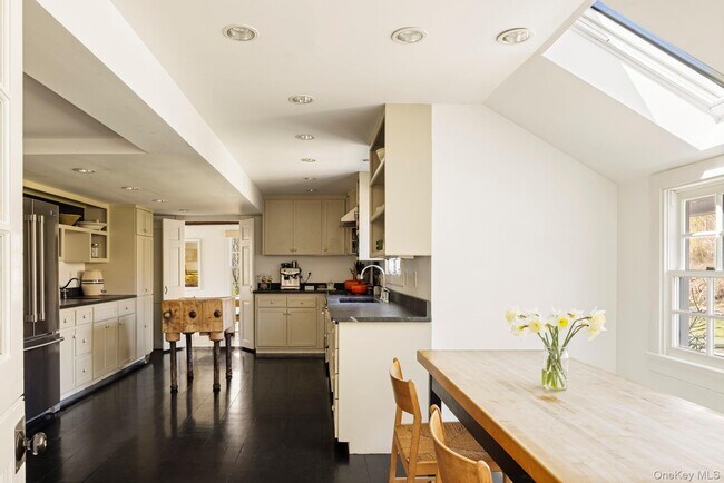 Building Photo - 85 Kennel Rd