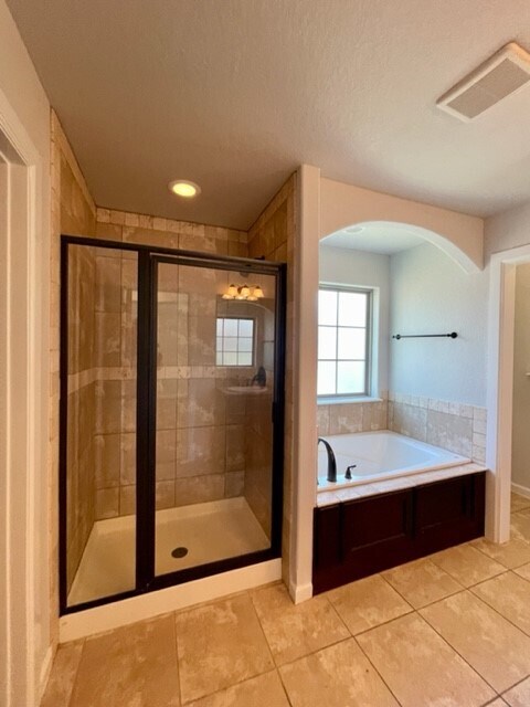 Building Photo - 1053 Tarah Knolls Cir