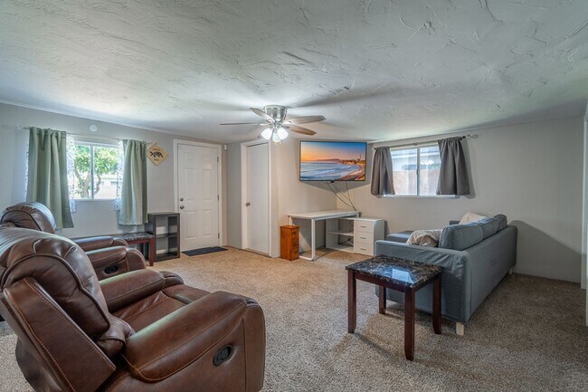 Building Photo - Furnished 4BR Oceanside Retreat w/ Pool Table, Home Gym & Utilities Included