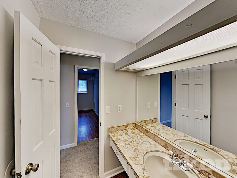 Building Photo - 4930 Heritage Valley Dr