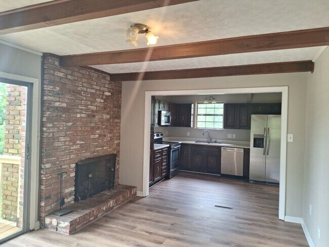 Building Photo - Basement Rancher located in Farragut