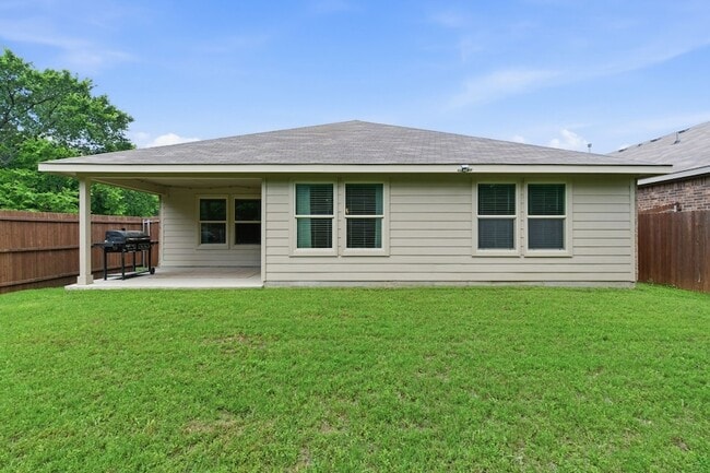 Building Photo - 16308 Caledonia Ct