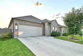Building Photo - 3/BR 2/BA Home with Modern Touches and Cozy Outdoor Living!