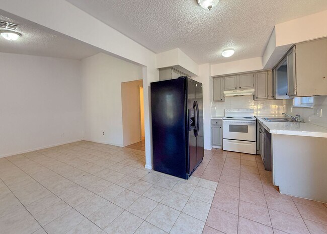 Building Photo - MWC HOME FOR RENT!