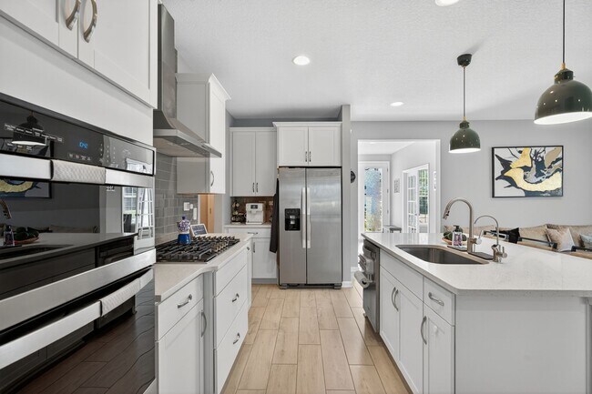 Building Photo - Fully Upgraded Home