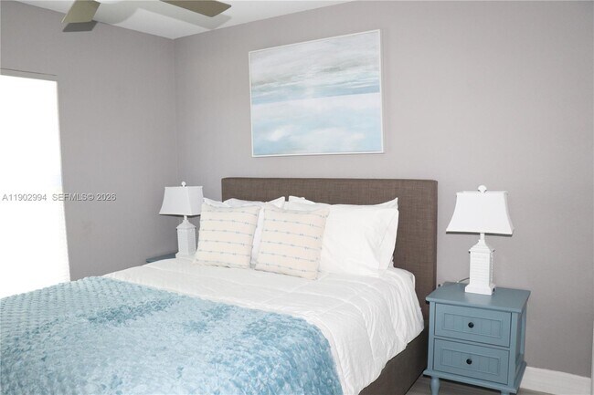 Building Photo - 4407 SW 16th Pl