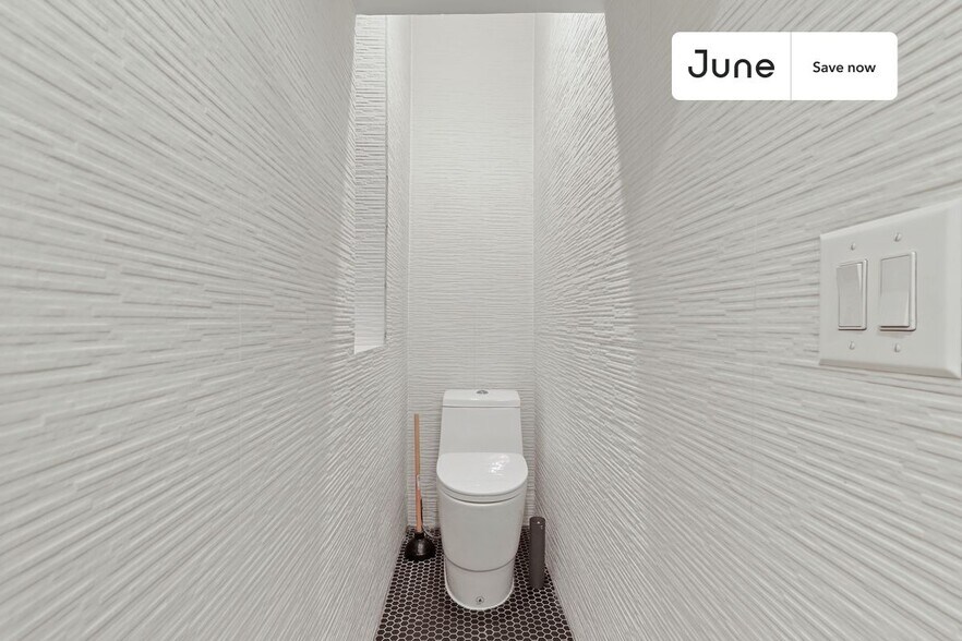 Building Photo - 826 9th Ave