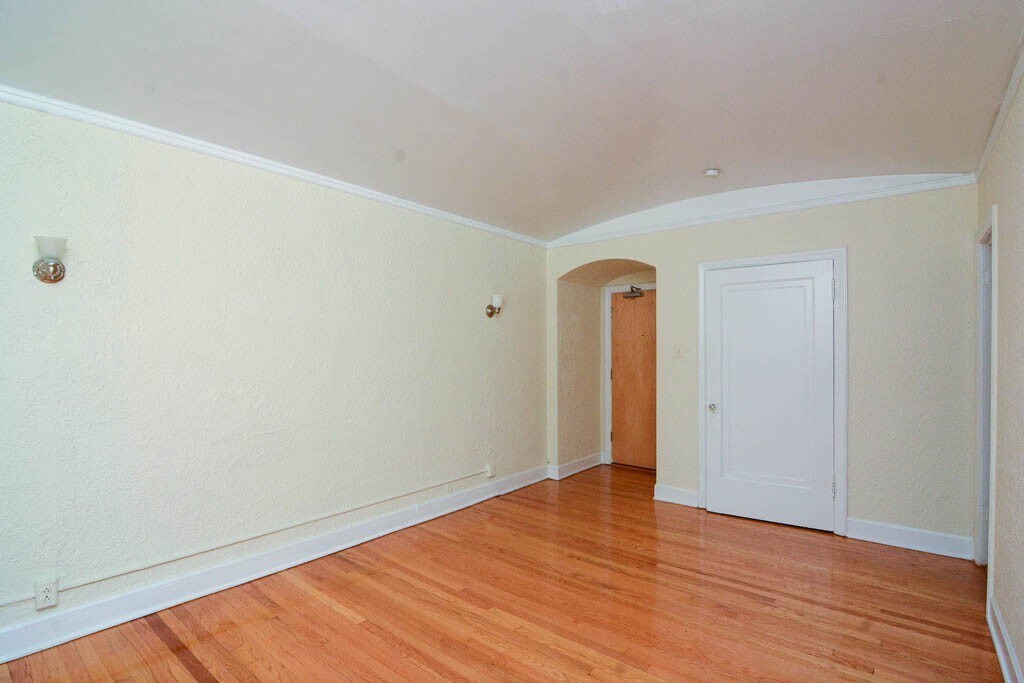 Building Photo - 541 W Arlington Pl