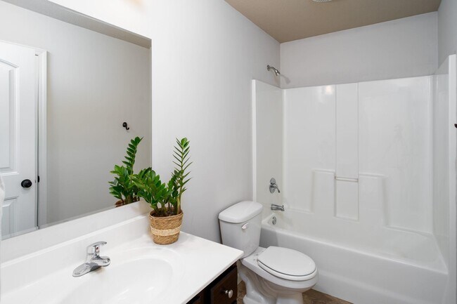 Building Photo - 5803 Abercorn Dr
