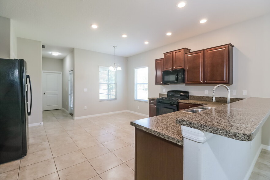 Building Photo - 8745 Park Bench Ct