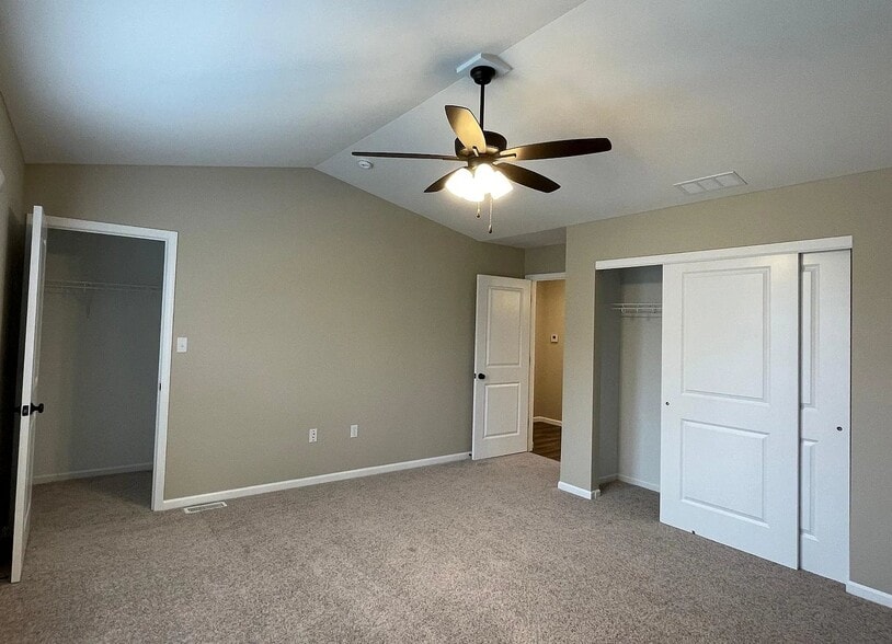 Building Photo - 225-235 Bradford Ln