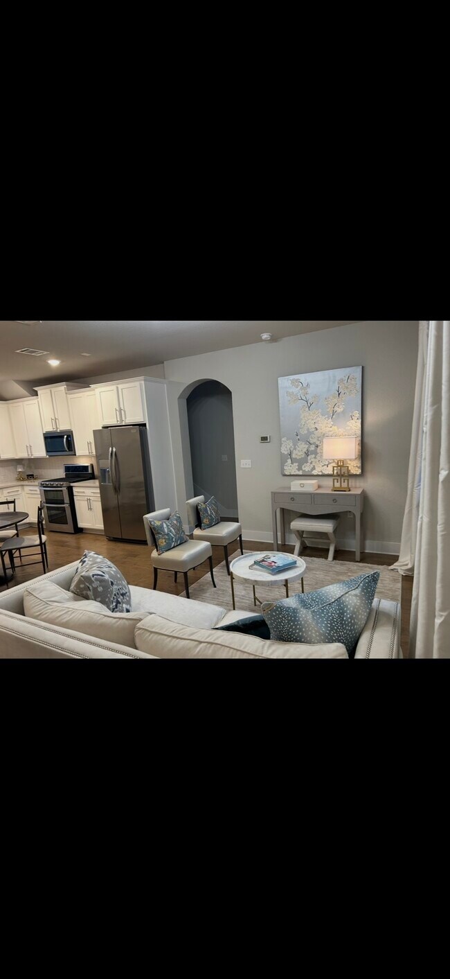 Building Photo - 142 Volterra Ln