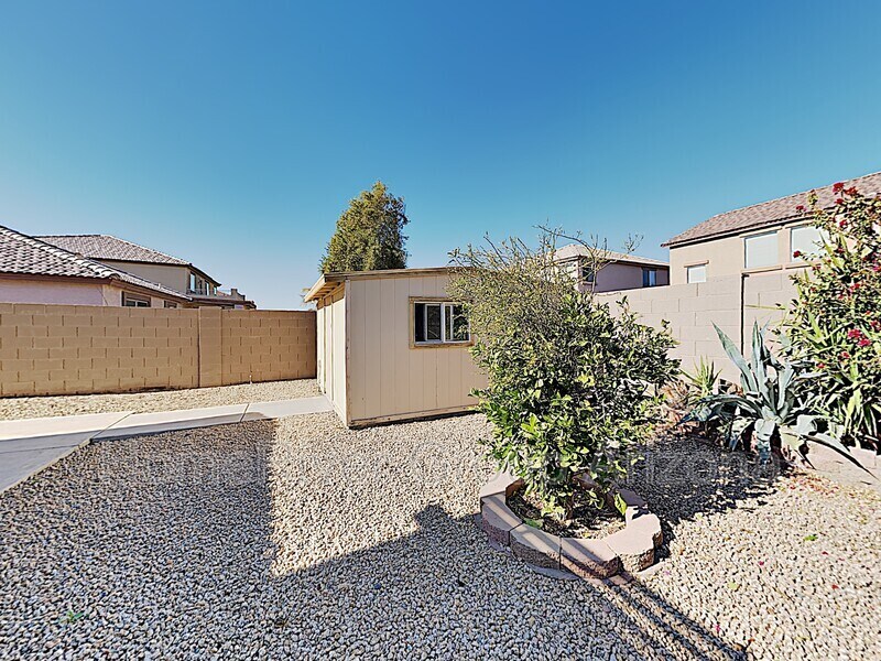 Building Photo - 17230 W Ashley Dr