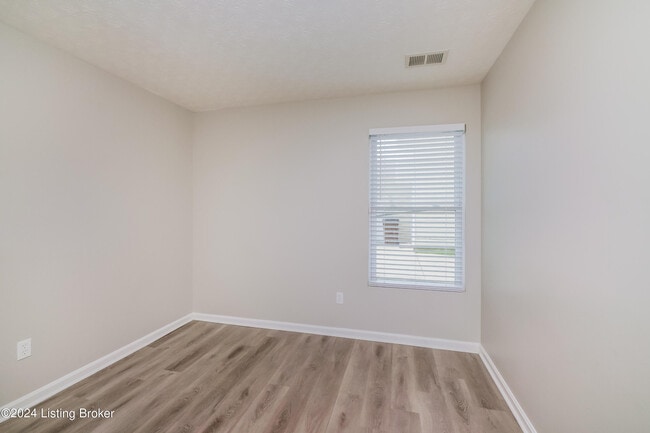 Building Photo - 5817 Bannon Crossings Dr