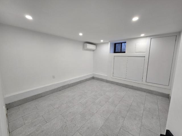 Building Photo - 2 bedroom in Brooklyn NY 11221