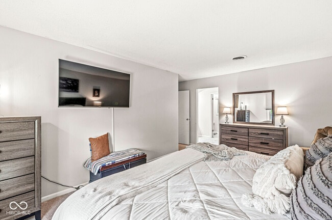 Building Photo - 6542 Kingman Dr