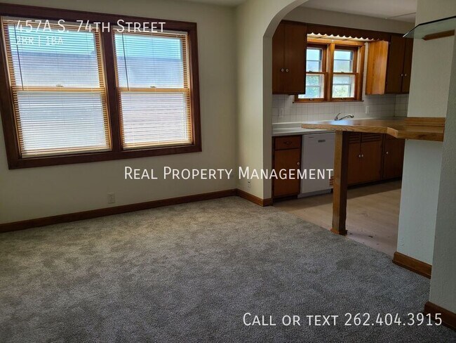 Building Photo - 457 A S 74th St