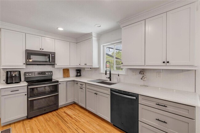 Building Photo - 119 Hardin Pl