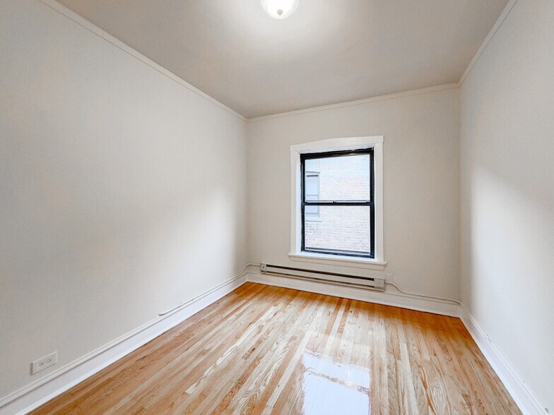 Building Photo - 1320 Oak Ave