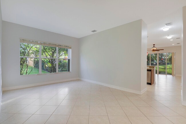 Building Photo - 11351 Majestic Acres Terrace