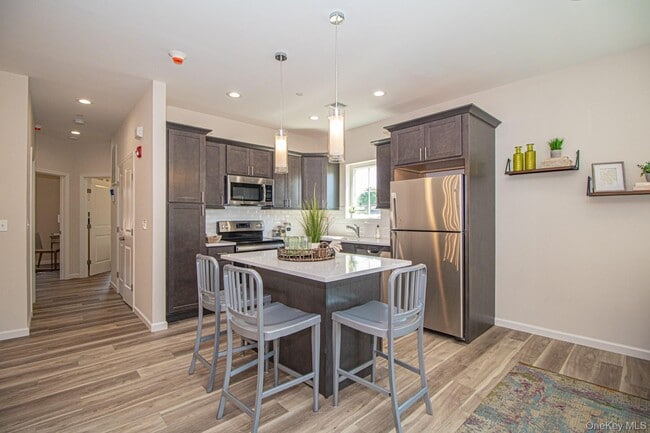 Building Photo - 111 Ashley Ct