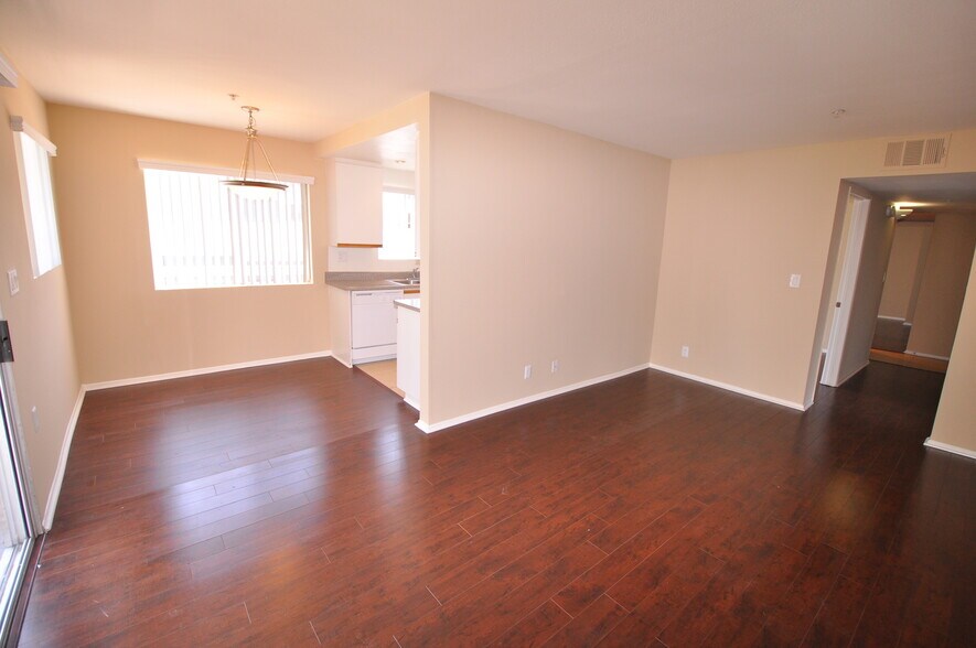 Building Photo - 5002 Tujunga Ave