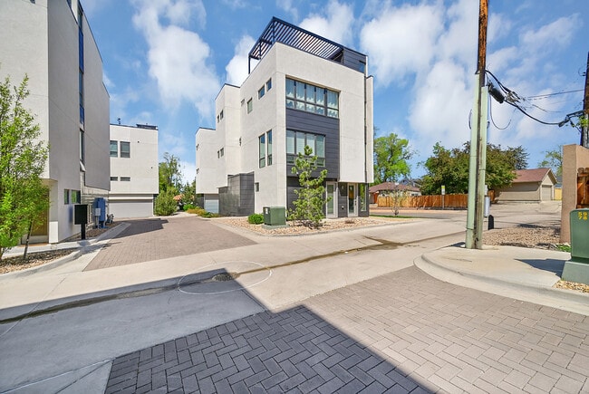 Primary Photo - 1208 E Asbury Ave