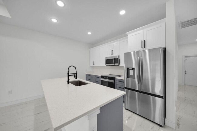 Building Photo - 125 Pennfield St