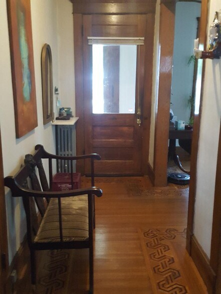 Building Photo - 733 Orange St