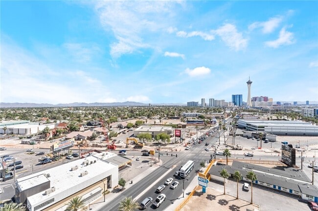 Building Photo - 900 S Las Vegas Blvd