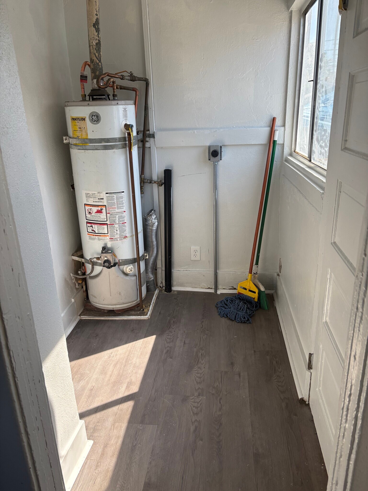 Building Photo - 402 E 43rd Pl